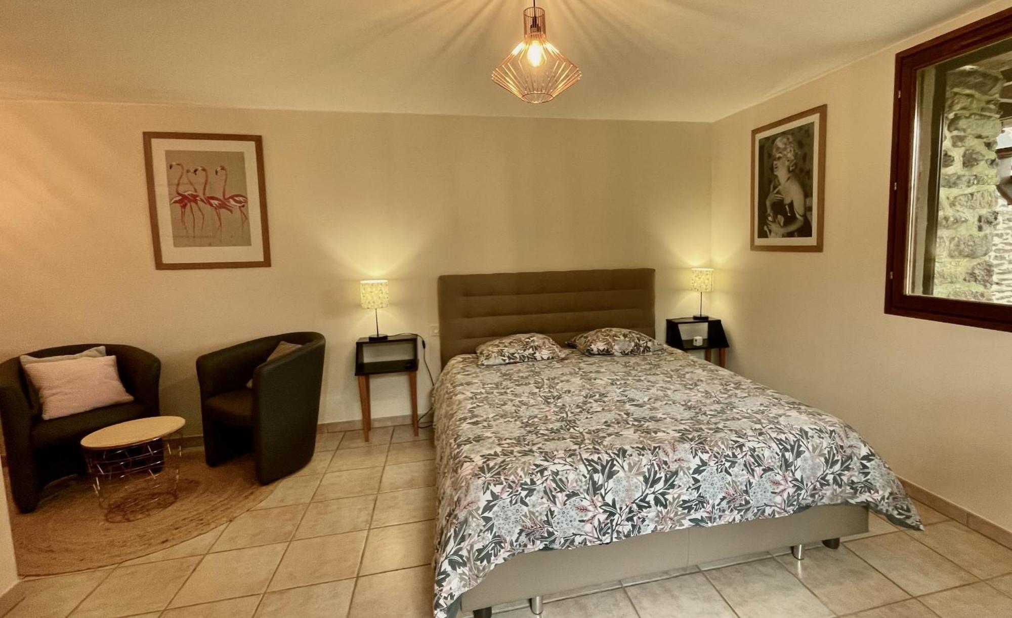 Chambres D'Hotes Les Tilleuls Poullaouen Luaran gambar