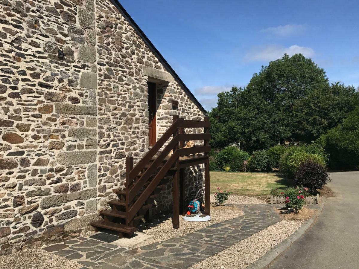 Chambres D'Hotes Les Tilleuls Poullaouen Luaran gambar